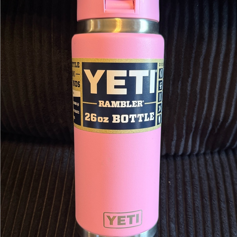 YETI Rambler 26oz Bottle in Power Pink